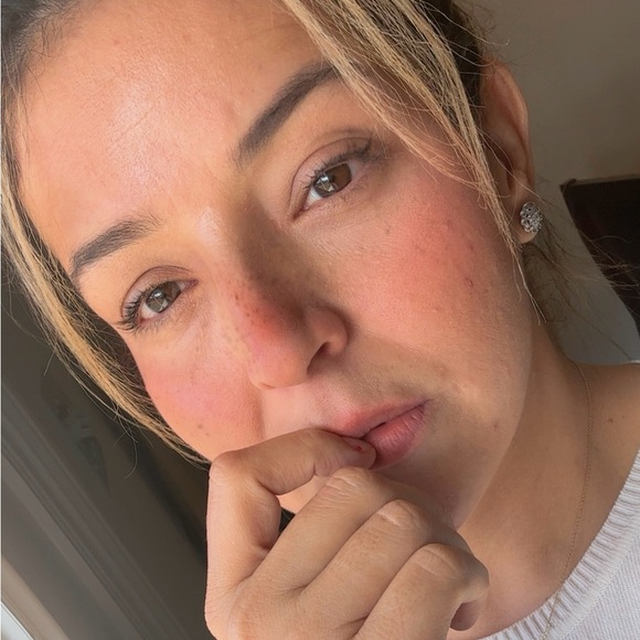 Meet your Posher, Alma - Picture 2 of 2